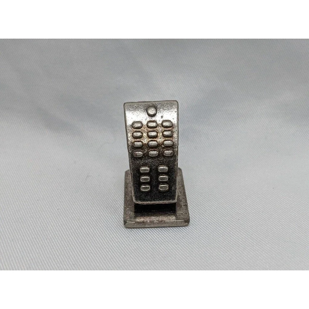 Lot Of (4) Scene It Screen Life Metal Player Pieces Couch TV Remote Laptop